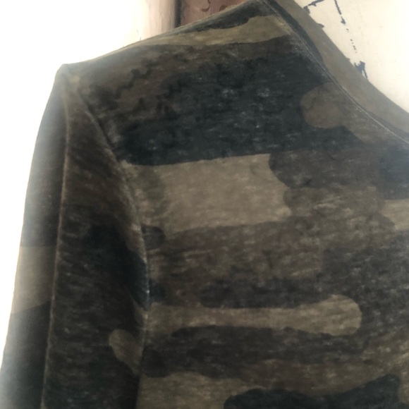 LUCKY BRAND RARE SIZE 1X CAMO TEE NWT - Picture 4 of 5
